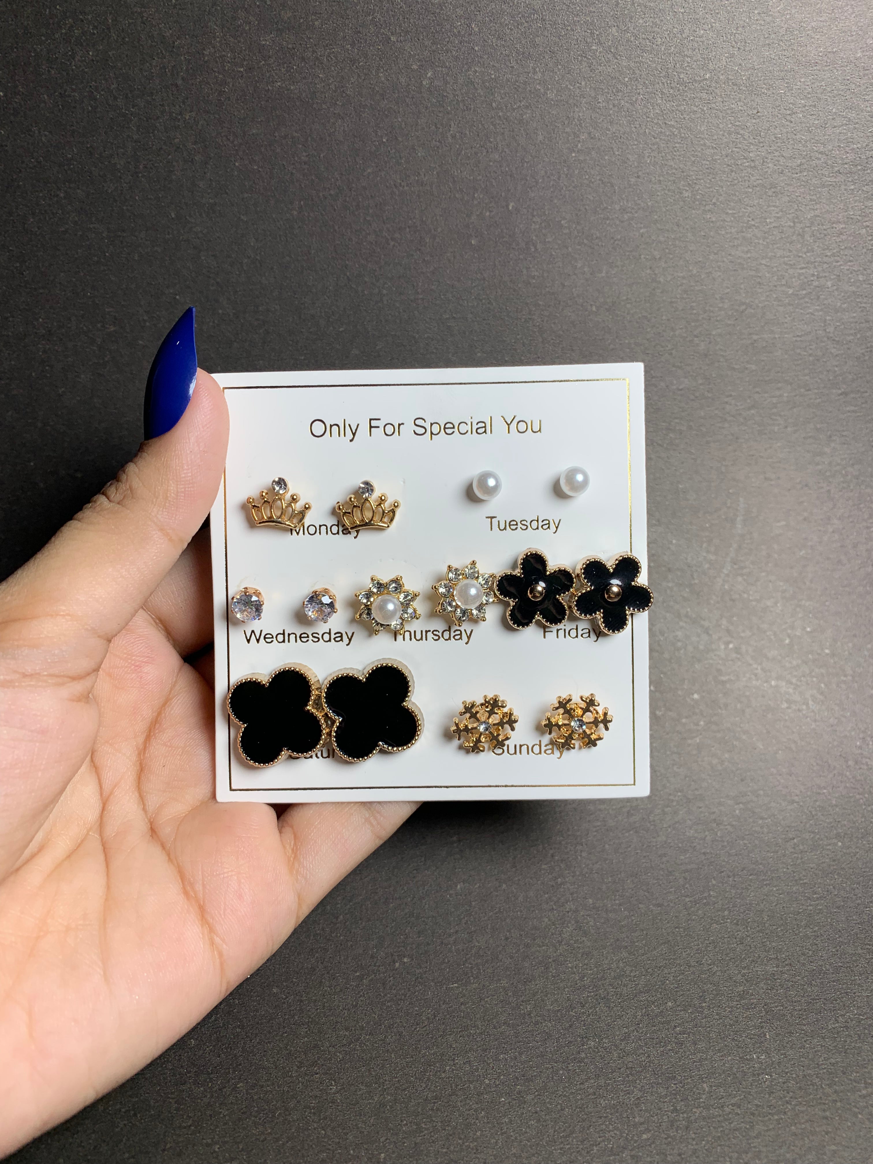 Week Stud Earrings Set
