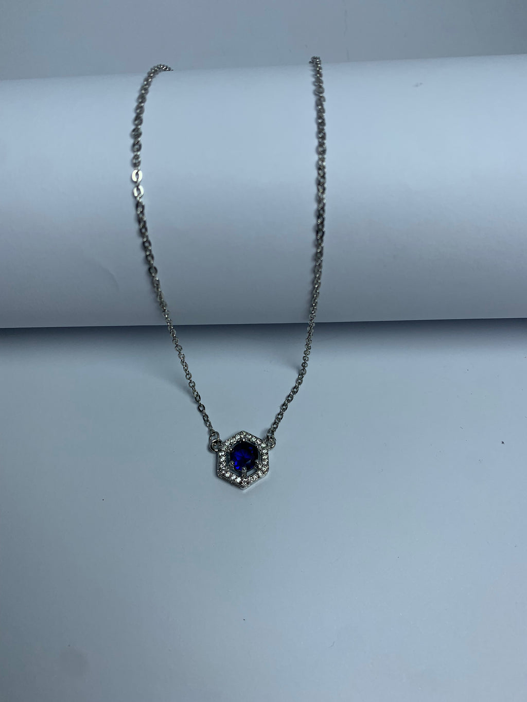 Silvery Pendant Necklace