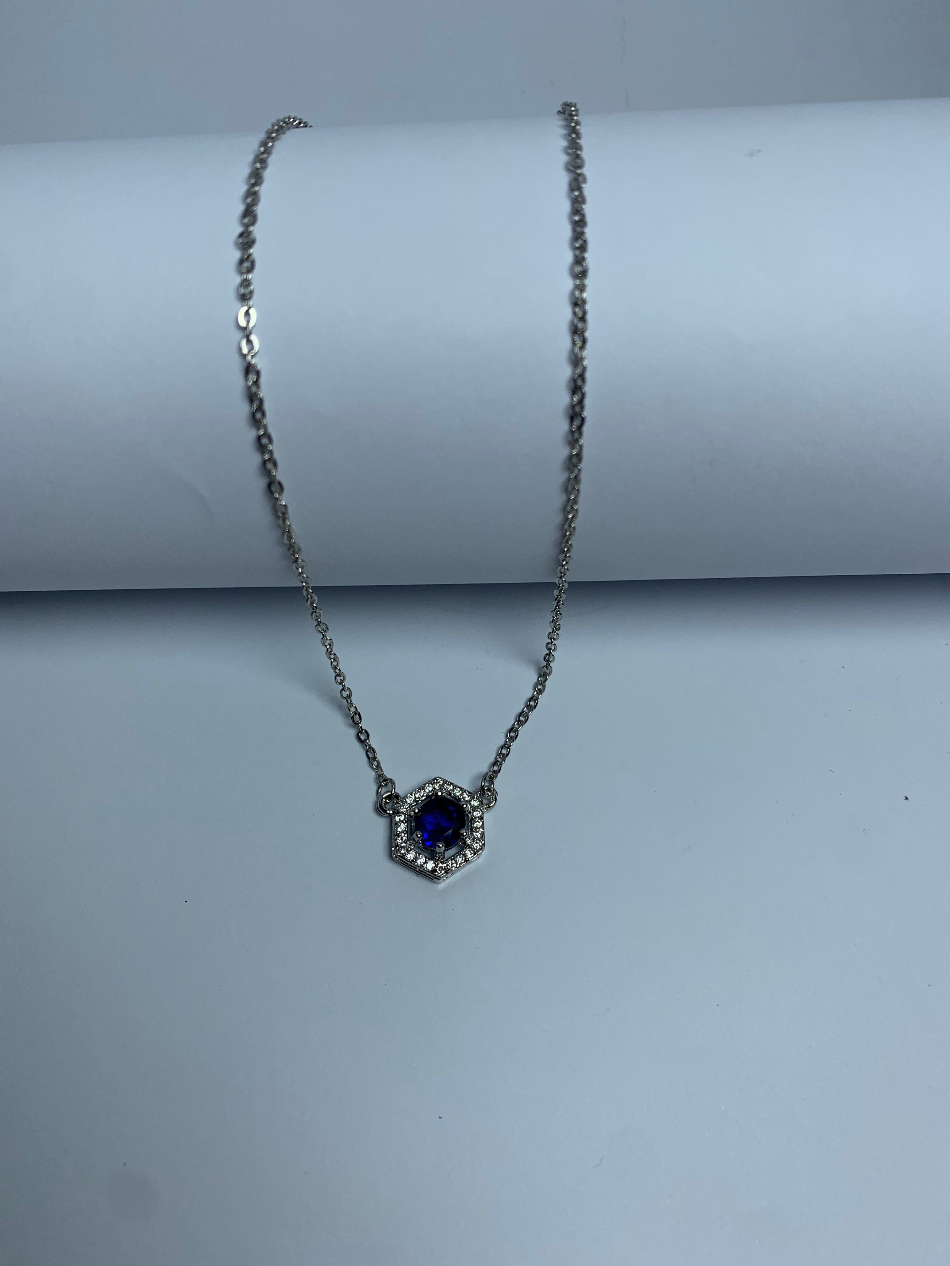 Silvery Pendant Necklace
