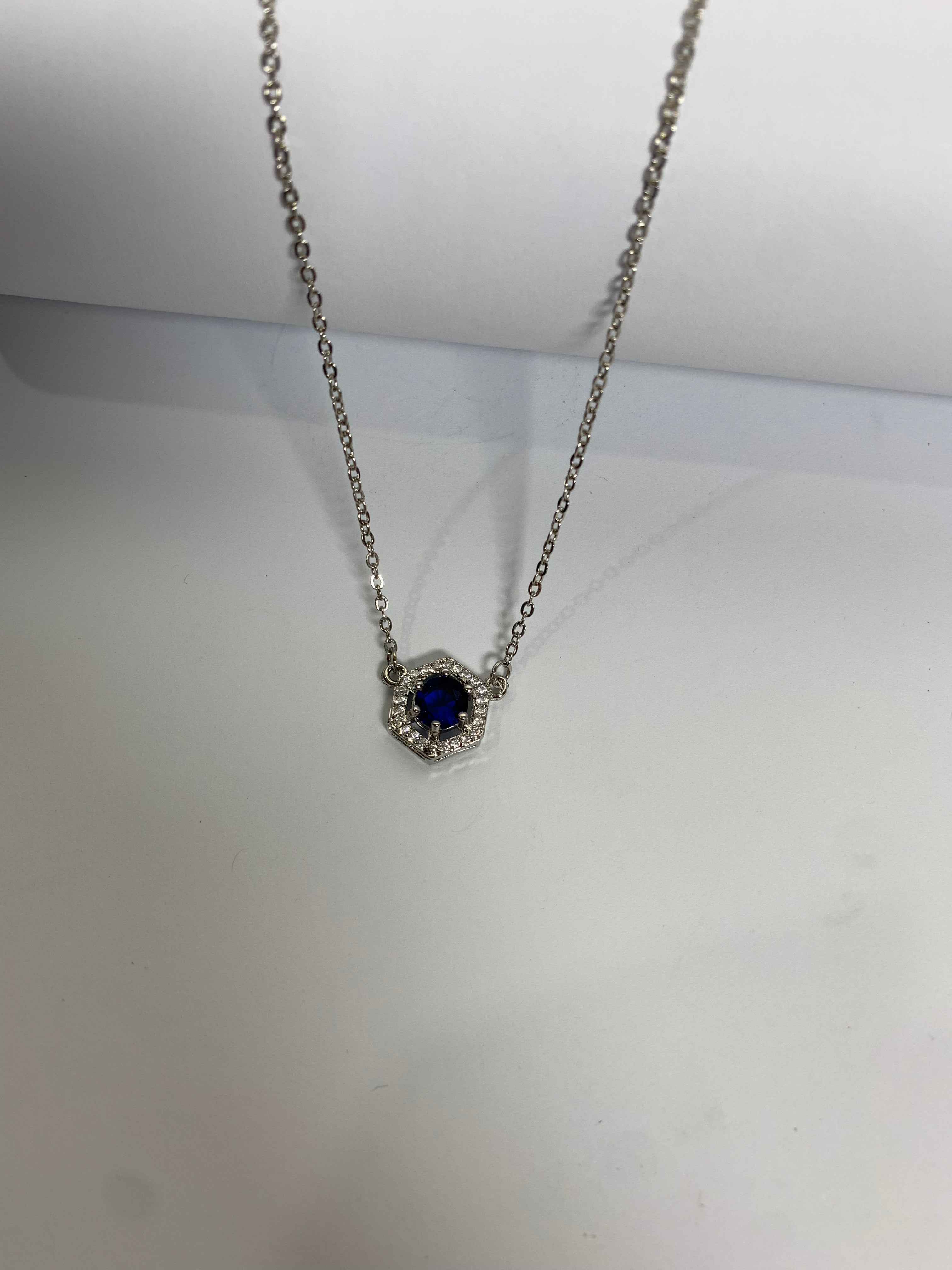 Silvery Pendant Necklace